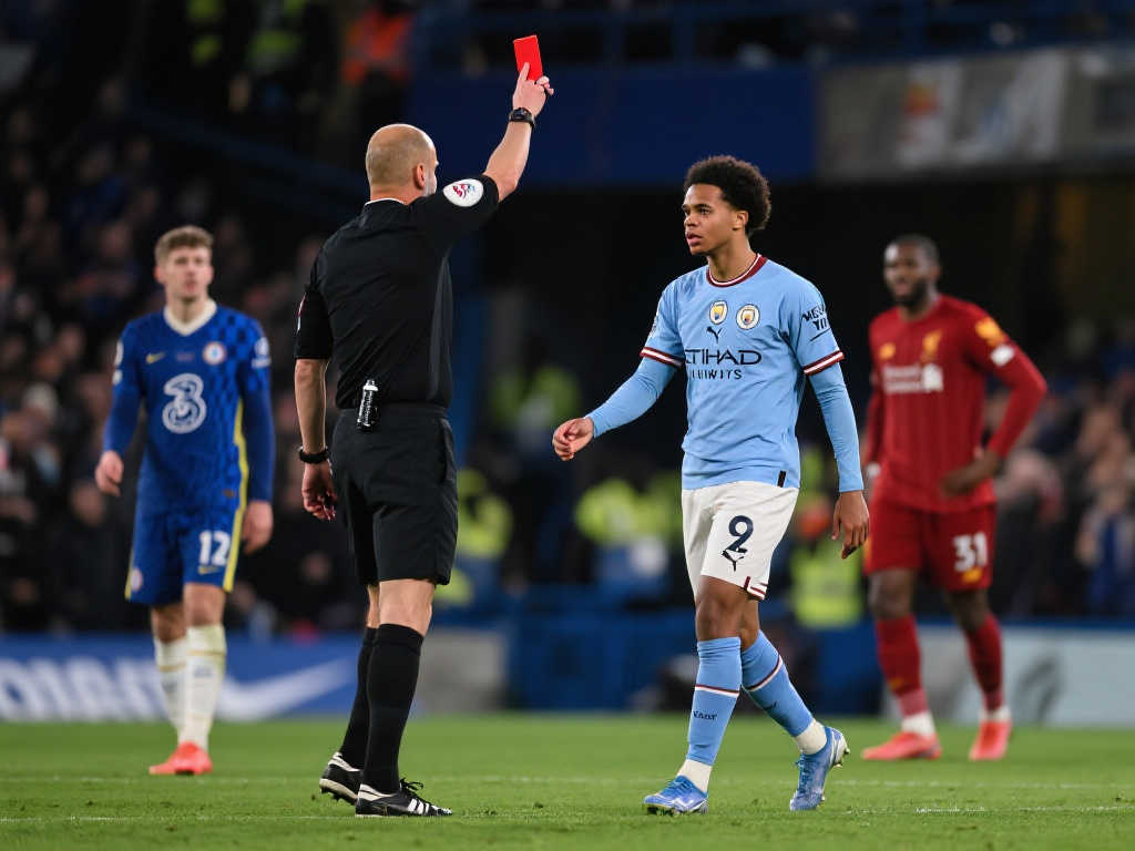 【英超】水晶宫2-2战平十人曼城,里科·刘易斯染红离场 【英超】水晶宫2-2战平十人曼城,里科·刘易斯染红离场